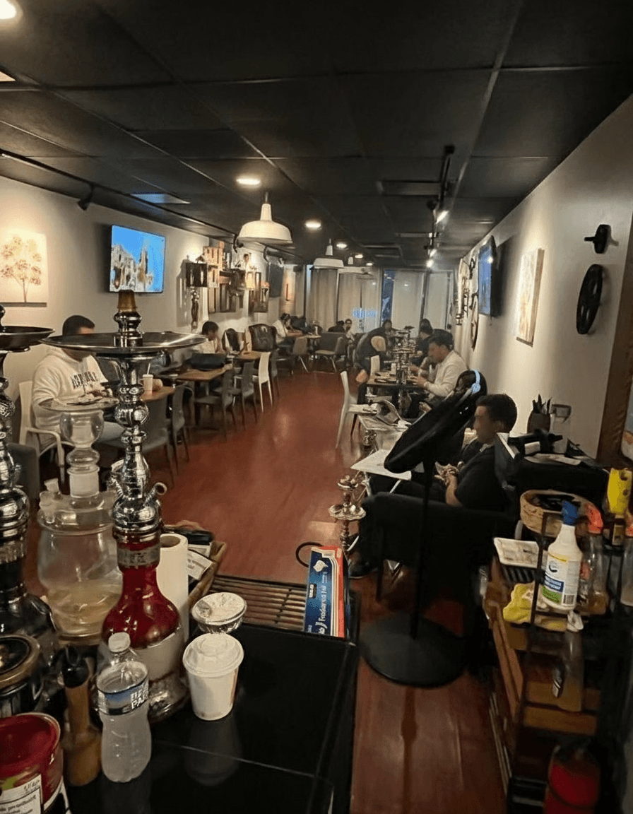 Evening atmosphere at Shisha Barn